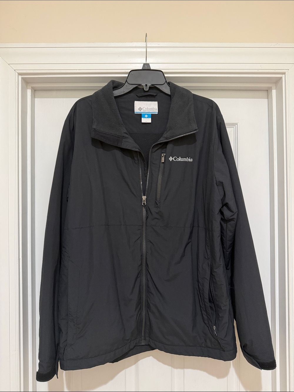 Columbia Men's Black Lightweight Full-Zip Jacket